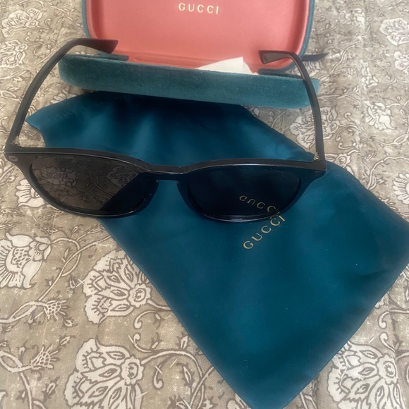 Gucci Sunglasses GG0154SA 005 Black Square Frames w/ Dark Gray Lenses 56-19-150 - Picture 4 of 10